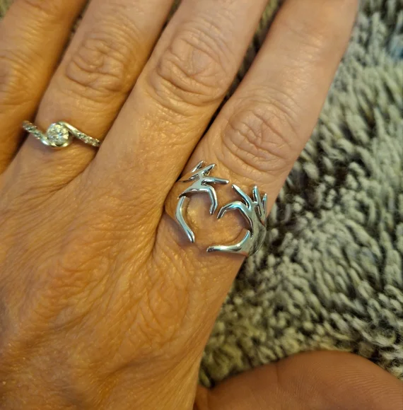 Elegant Hand Heart Gesture Ring - Picture 2 of 4